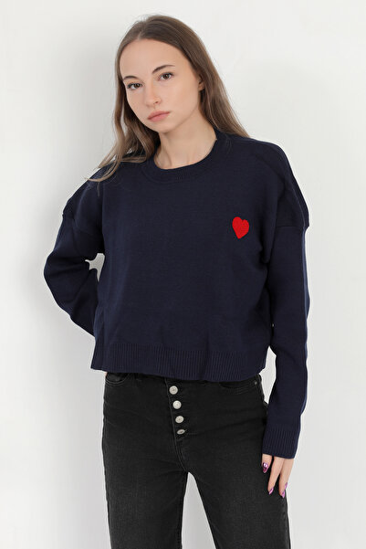 GİYSA Жіночий темно-синій светр з велосипедним коміром, аплікацією у вигляді серця, акриловою резинкою та кроп-фасоном - 3095