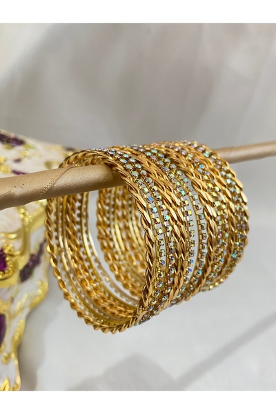 Home Zarafetin ve Renkli Işıltının Buluştuğu 16'lı Hint Tarzı Altın ve Gökkuş...