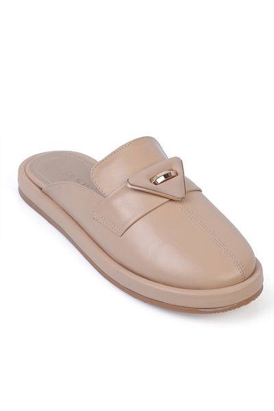 Capone Outfitters Damen-Hausschuhe mit geschlossener Zehenpartie und Metallzubehör
