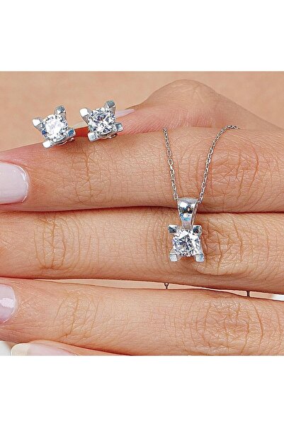 Mia Vento 1.50 Karat Mia Zirconia Benzersiz Zarafet Tek Taş Gümüş İkili Set