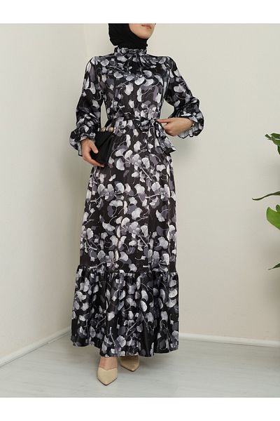 Modamorfo Bedrucktes Kleid aus Seidensatin mit Lettuce-Kragen – Schwarz