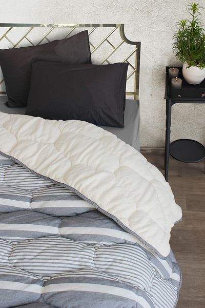 Arel Home Single Striped Double Sided Sharpa Quilt 100% Cotton