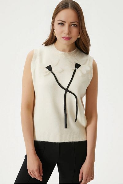 Luna Carina Women's Ecru Floral Detailed Knitwear Sweater