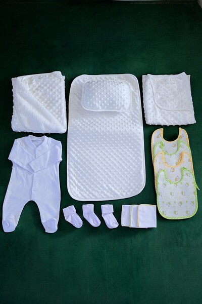 Lui Baby Newborn Hospital Discharge Set 7 Piece Baby Set