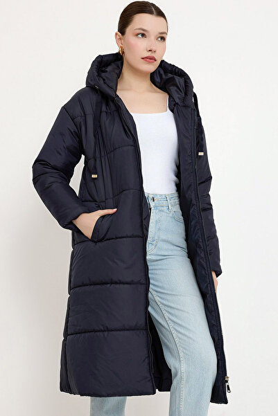 MissKybele İp Büzgülü Kapüşonlu İki Yan Cepli Astarlı Fermuar Kapamalı Diz Altı Midi Boy Şişme Mont