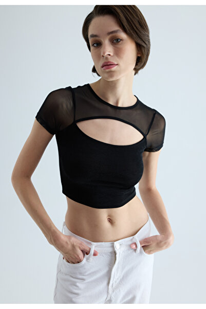 TUBİA Siyah Önü Dekolteli Kısa Kollu Bluz