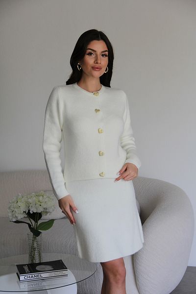 Julidress Σετ πλεκτό με κουμπιά εκρού χρυσή καρδιά και ελαστική μίνι φούστα στη μέση