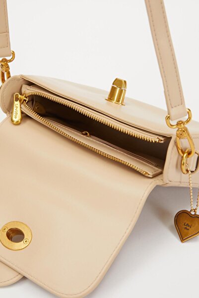 Levidor Τσάντα ώμου με κλειδαριά με πτυσσόμενο κάλυμμα μοντέλου 930244 σε χρώμα καφέ