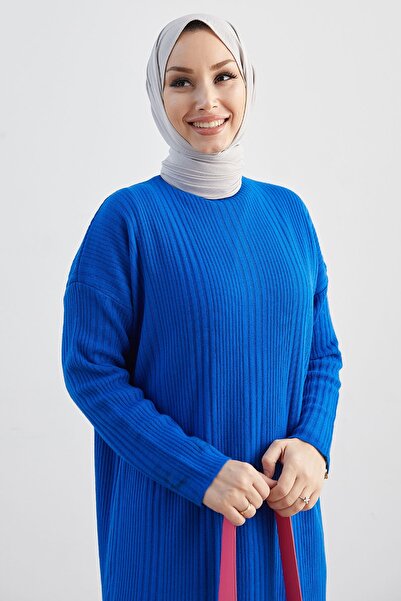 InStyle Dlhé úpletové šaty Arissa Rolák - námornícka modrá