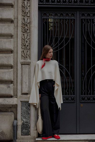 Tailors Room Black Single Pleated Trousers