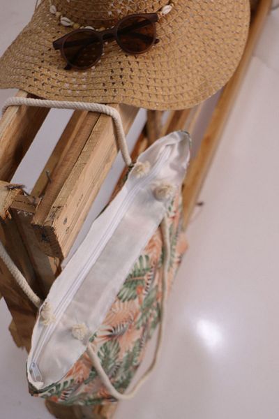 Eslina 101 Beach Bag with Mint Leaves