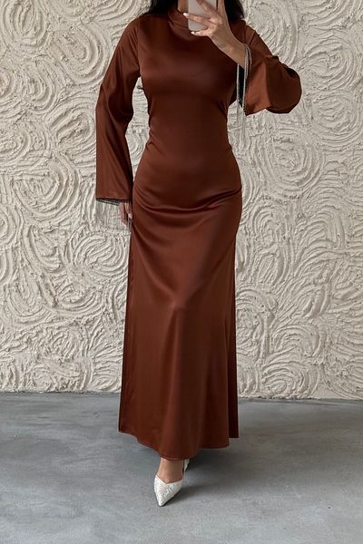 LEYUZE BUTİK Σατέν Μαργαριτάρι: Βραδινό φόρεμα Hijab με λεπτομέρεια αλυσίδας με μανίκια
