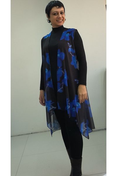 Mertcan Butik Black Blue Rose Print Loose Asymmetrical Silk Gauze Vest