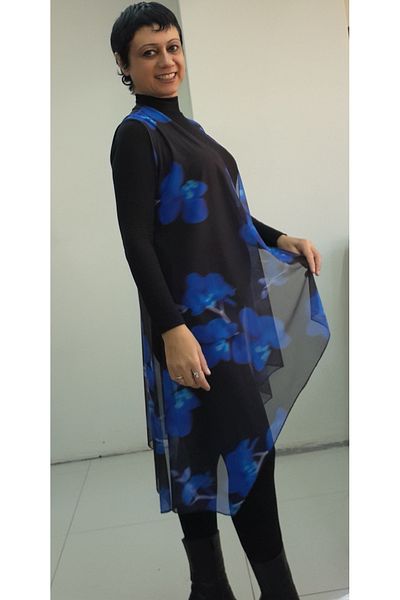 Mertcan Butik Black Blue Rose Print Loose Asymmetrical Silk Gauze Vest