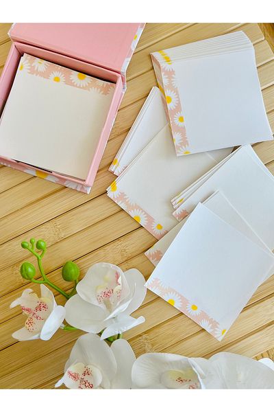 Nova Crafts Daisy Themed Cube Memo Pad 10*10 cm (Hard Box)