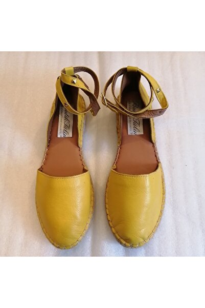 Butik Tülin صندل نسائي من جلد البقر الأصلي باللون الأصفر مع نعل مخيط يدويًا م...