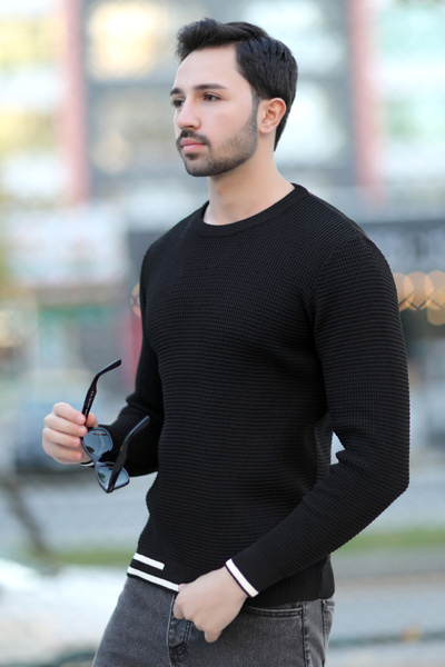 JB John Borners Pulover negru din tricotaj cu guler rotund - dungi și modele ...