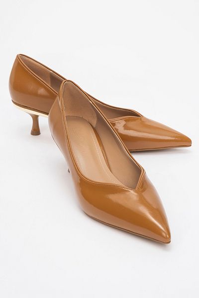 LuviShoes Eupho Tan лачени дамски обувки с нисък ток