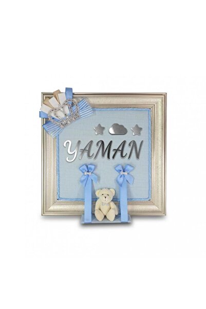 Hediye Kesesi Kişiye Özel Ayıcıklı Çerçeveli Mavi Bebek Kapı Süsü 40x40