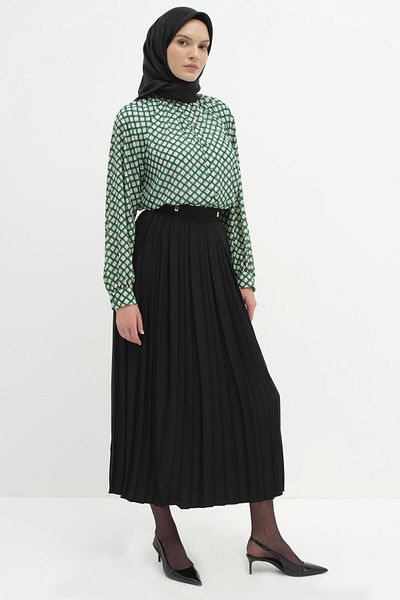 Tuğba Pleated Skirt with Metal Accessories - Black