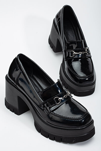 Akçetin Moda Жіночі чорні туфлі-лофери на товстому каблуці