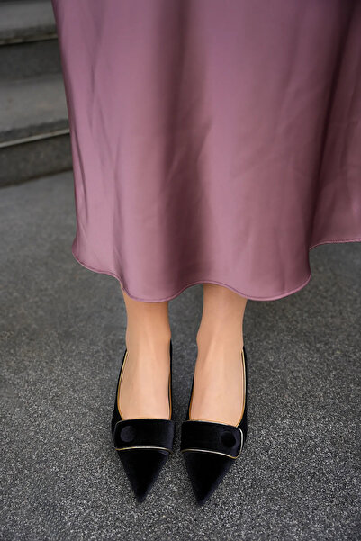 LAMİNTA Uliana Siyah Kadife Sivri Burun Düğme Detaylı Kadın Topuklu Ayakkabı