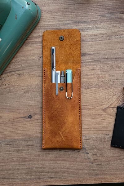 minimal X design Suport pentru stilou din piele Minimal X - Camel - Piele reală și lucrat manual - Design minimalist