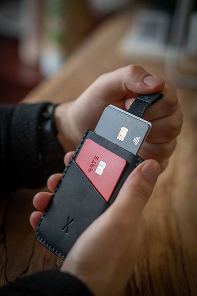 minimal X design Dusty Black Minimal X V2 Mechanism Card Holder -