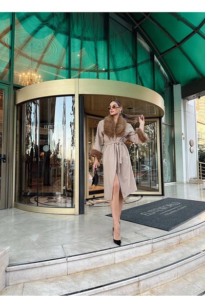 1Moda1Tarz Palton de damă din țesătură maro importată cu mâneci cu curea, cu detaliu brodat, blană, design special, cu ștampilă