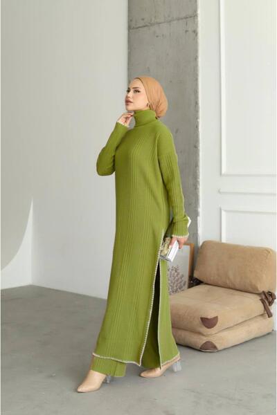 MAY MARA Women's 2-Piece Knitwear Set with Slits and Crochet