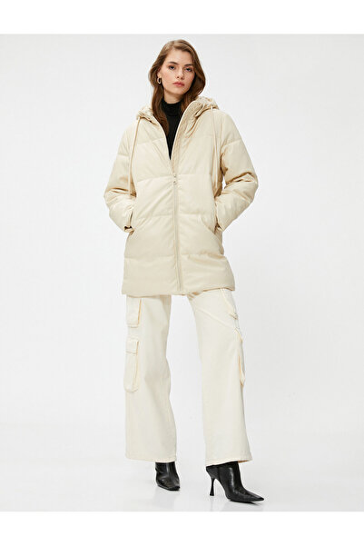 Koton Pufferjacke mit Kapuze und Tasche, Midigröße