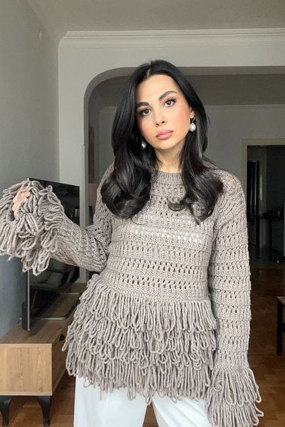 Seda Yalçın Atelier Pulover cu ciucuri din tricot din nurcă