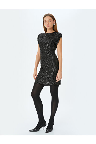 Koton Pullu Payetli Vatkalı Kayık Yaka Yarasa Kol Mini Elbise