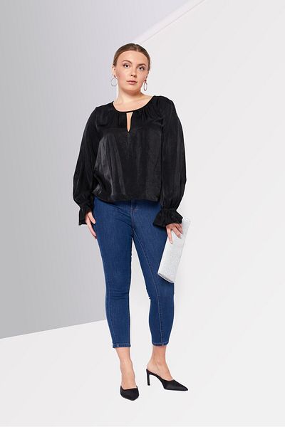 Dkny بلوزة سادة بأكمام طويلة وياقة دائرية للنساء، أسود