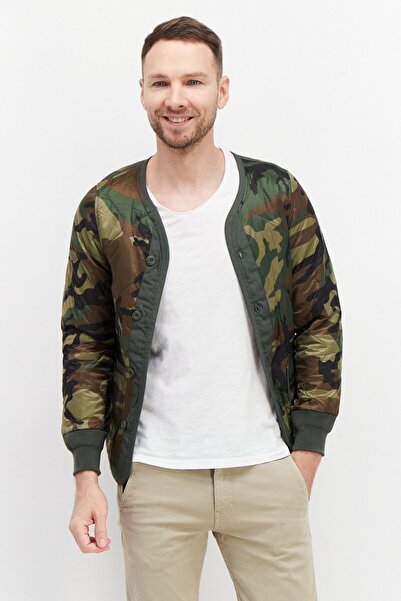 Alpha Industries جاكيت رجالي مبطن بأكمام طويلة بتصميم مموه، لون زيتوني