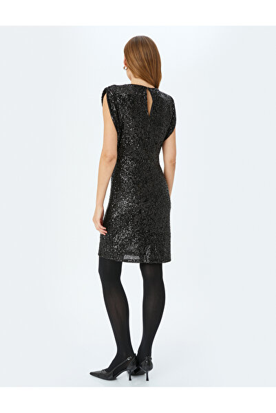 Koton Pullu Payetli Vatkalı Kayık Yaka Yarasa Kol Mini Elbise
