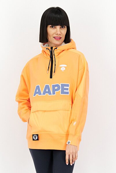 Aape By A Bathing Ape سويت شيرت نسائي بغطاء رأس وطبعة جرافيكية وأكمام طويلة، ...