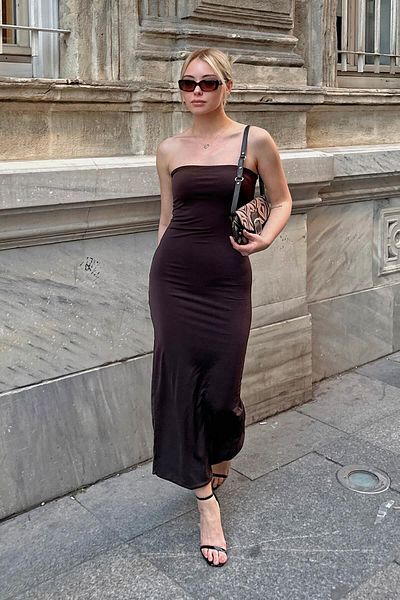 Swist Кафява дамска миди рокля без презрамки Gigi