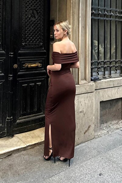 Swist Hnědé dámské midi šaty Madonna s límcem