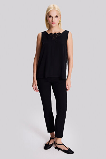 Naramaxx Dantel  Detaylı Saten Bluz