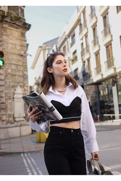 The All Brands Crop shirt