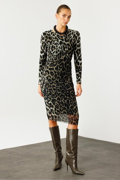 Moda İlgi Modailgi  Büzgü Detaylı V Yaka Leopar Desen Elbise Haki