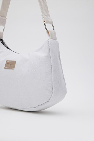 Cosmomiss White K24 Zippered Closure Baguette Women's Casual Hand and Shoulder Bag B:16 E:23 W:6
