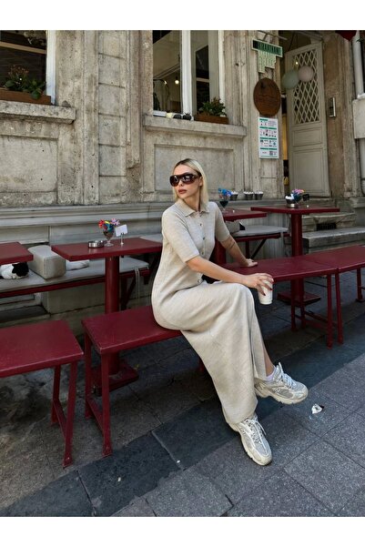 Ecenin Favorileri Rochie lungă din tricot crem cu nasturi în față