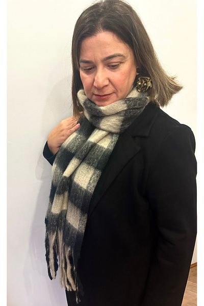 alsaccessories Black-White Square Pattern Boucle Puff Shawl - Length 205X Width 40 cm