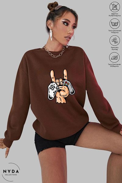 Nyda Collections Унисекс суитшърт с дълъг ръкав, щампа на игрова конзола и кръгло деколте, без качулка и повдигнати елементи