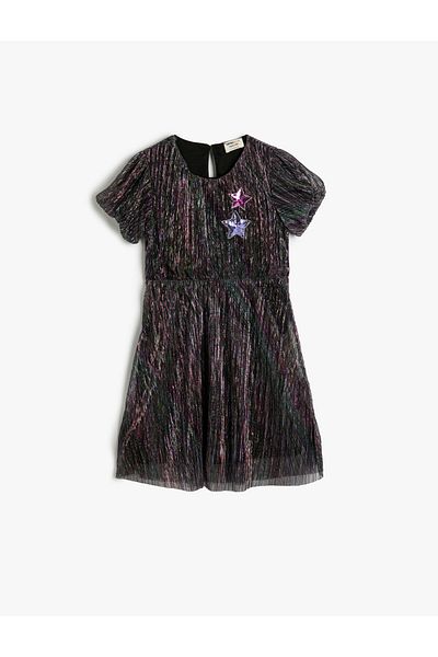 Koton Glänzendes Tüllkleid mit Stern-Applikationen – Kurze Ärmel und geraffte Taille