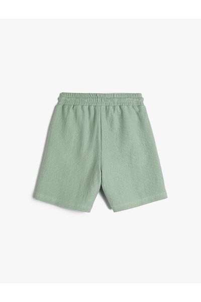 Koton Strukturierte Shorts – Basismodell mit Taschen und Taillenband