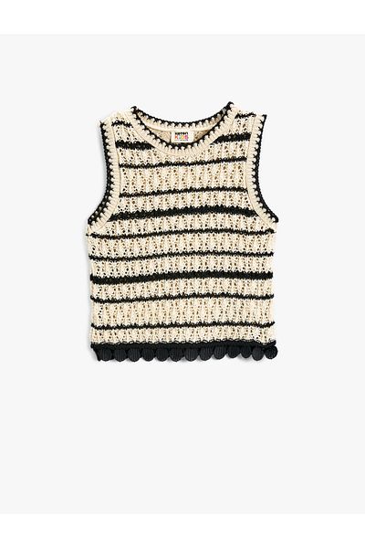 Koton Kurzer Strickpullover mit Rundhalsausschnitt und Ärmeln