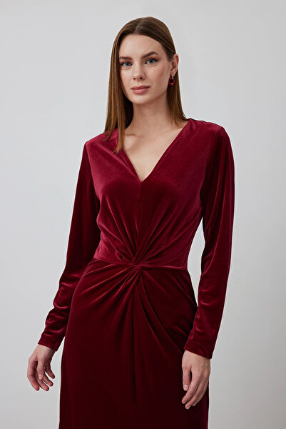 Gusto Burgundy Long Velvet Dress - Knotted